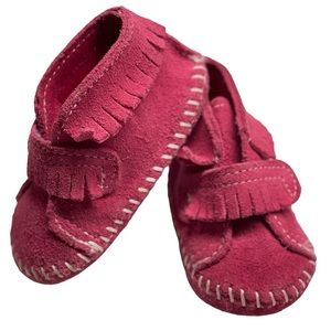 Pink suede fringe Minnietonka moccasins size 3